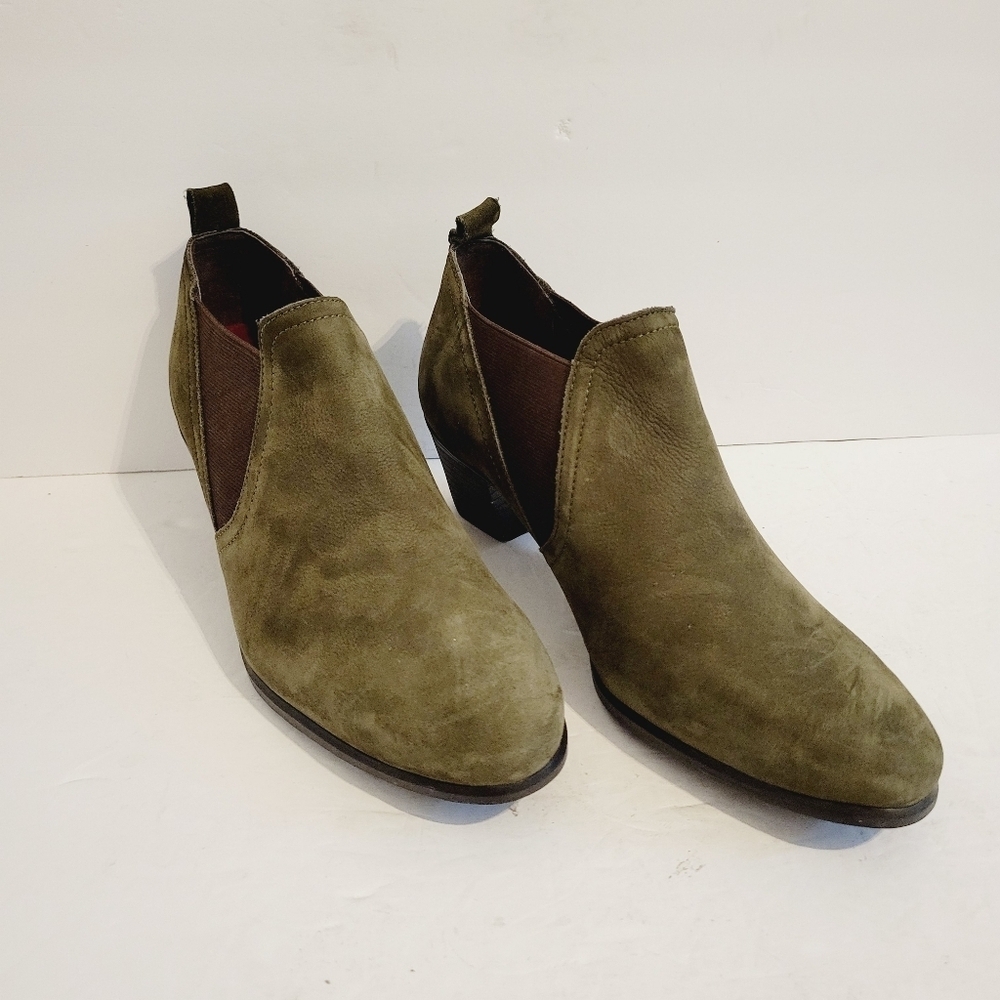 Munro Olive Ankle Boots